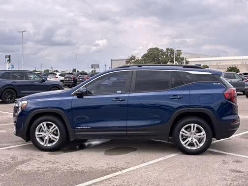 Marine Metallic 2022 GMC Terrain SLE