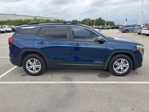 Marine Metallic 2022 GMC Terrain SLE