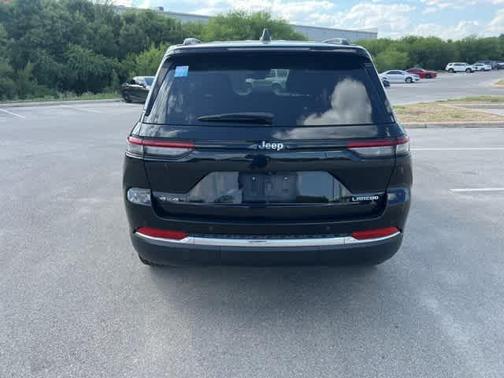 2023 Jeep Grand Cherokee Laredo