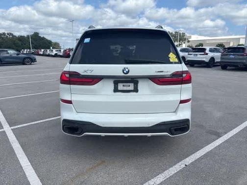 Alpine White 2022 BMW X7 xDrive40i