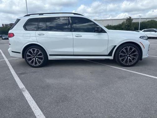 Alpine White 2022 BMW X7 xDrive40i