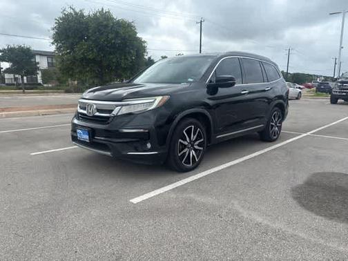 Crystal Black Pearl 2019 Honda Pilot Touring 8-Passenger