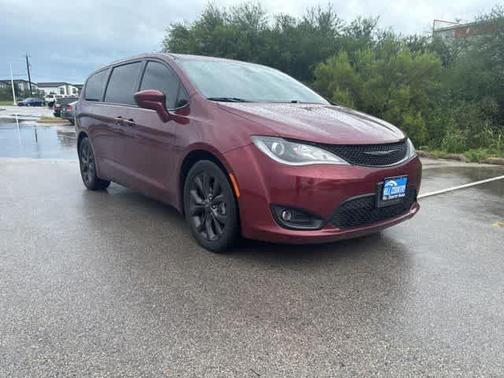 Velvet Red Pearlcoat 2018 Chrysler Pacifica Touring Plus