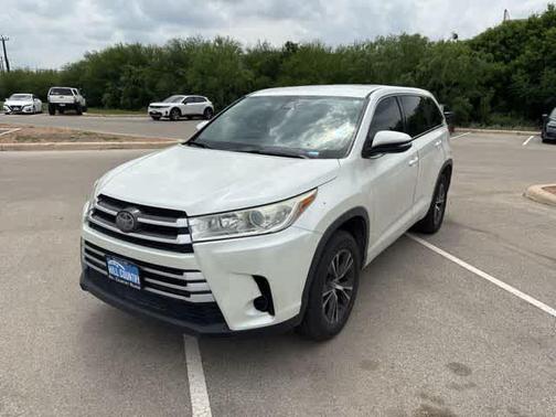 Blizzard Pearl 2018 Toyota Highlander LE