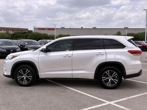 Blizzard Pearl 2018 Toyota Highlander LE