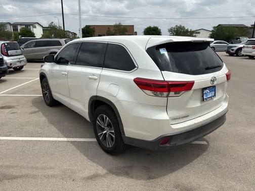 Blizzard Pearl 2018 Toyota Highlander LE