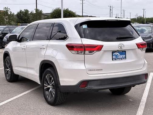 Blizzard Pearl 2018 Toyota Highlander LE