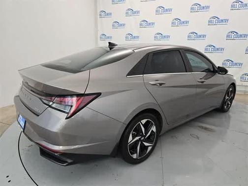 2022 Hyundai ELANTRA HEV Limited