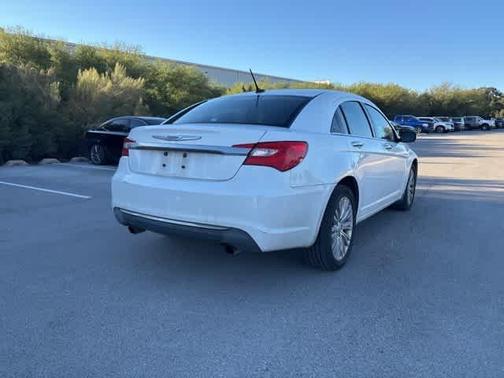 2011 Chrysler 200 Limited