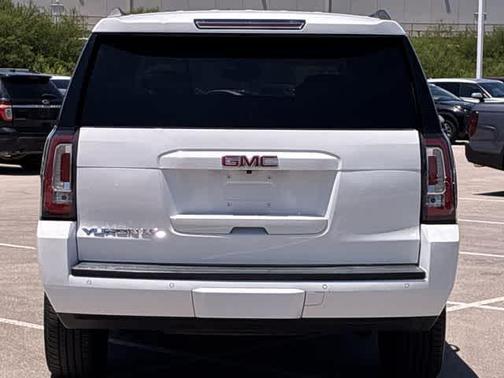 Summit White 2019 GMC Yukon XL SLT