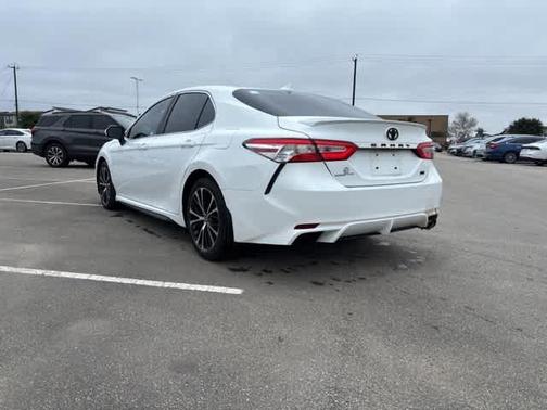 2020 Toyota Camry SE