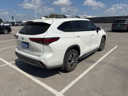 Blizzard Pearl 2021 Toyota Highlander XLE