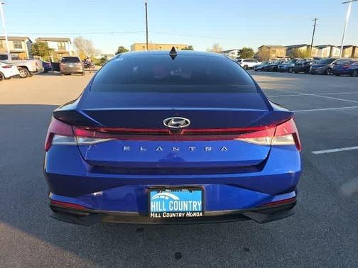2021 Hyundai ELANTRA SEL