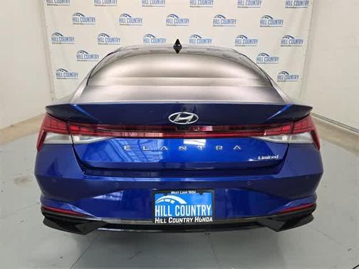 2022 Hyundai ELANTRA Limited