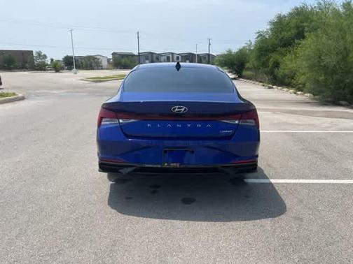 2022 Hyundai ELANTRA Limited