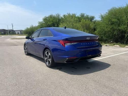2022 Hyundai ELANTRA Limited