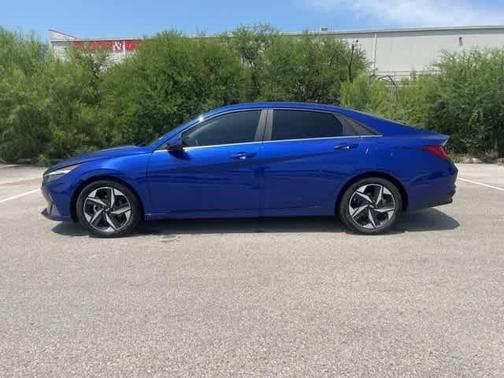 2022 Hyundai ELANTRA Limited