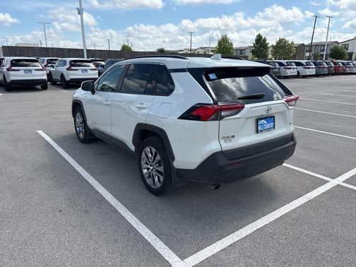 Blizzard Pearl 2021 Toyota RAV4 XLE Premium