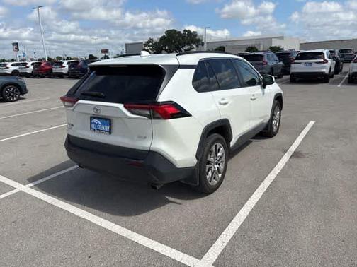 Blizzard Pearl 2021 Toyota RAV4 XLE Premium