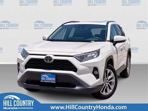 Blizzard Pearl 2021 Toyota RAV4 XLE Premium