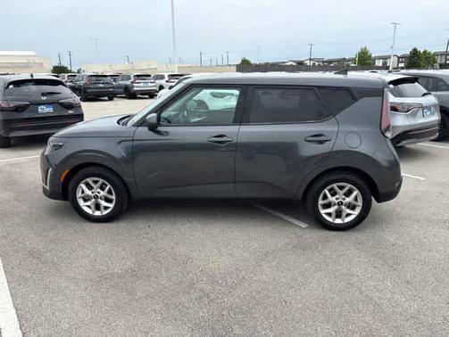 Gravity Gray 2024 Kia Soul LX