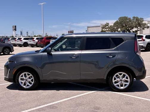 Gravity Gray 2024 Kia Soul LX