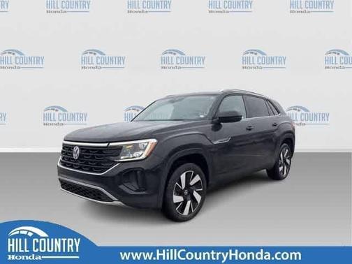 Deep Black Pearl Effect 2024 Volkswagen Atlas Cross Sport 2.0T SE w/Technology