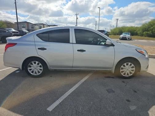 2019 Nissan Versa 1.6 S+