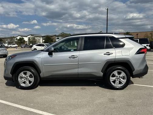 2021 Toyota RAV4 Hybrid XLE