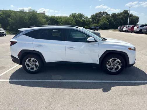 White Pearl 2024 Hyundai TUCSON SEL