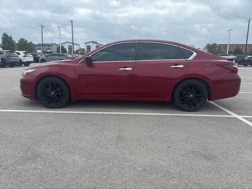 Scarlet Ember 2017 Nissan Altima 2.5 SR