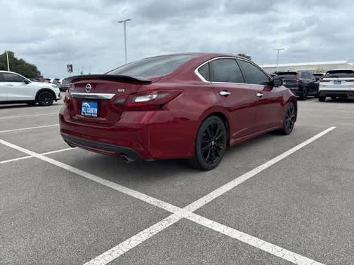 Scarlet Ember 2017 Nissan Altima 2.5 SR