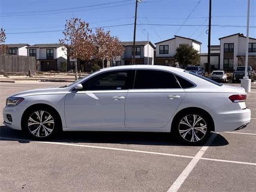 2022 Volkswagen Passat 2.0T SE