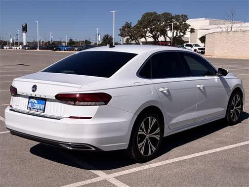 2022 Volkswagen Passat 2.0T SE