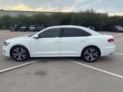 2022 Volkswagen Passat 2.0T SE