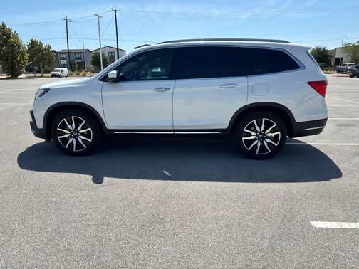 White Diamond Pearl 2019 Honda Pilot Touring 8-Passenger