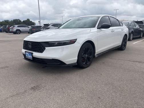 Platinum White Pearl 2025 Honda Accord SE