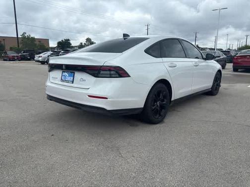 Platinum White Pearl 2025 Honda Accord SE