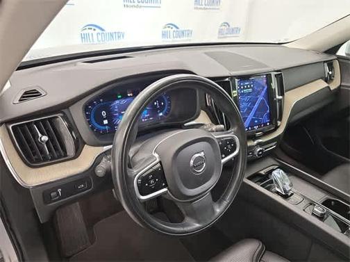 2022 Volvo XC60 B5 Inscription