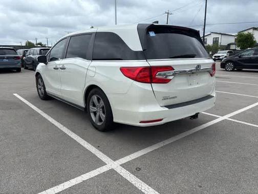White 2018 Honda Odyssey EX