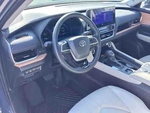 Storm 2024 Toyota Grand Highlander LIMITED