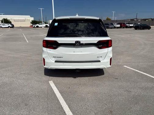 Platinum White Pearl 2025 Honda Odyssey Elite