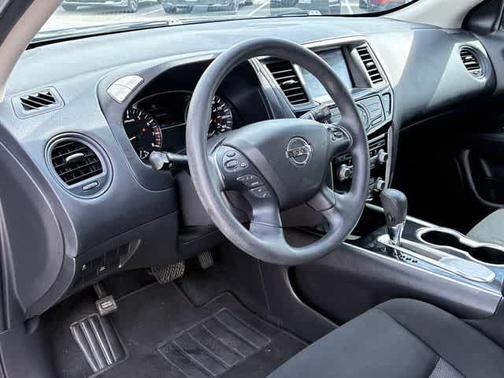 Gun Metallic 2020 Nissan Pathfinder S