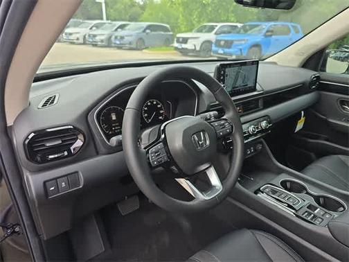 2025 Honda Pilot TOURING+