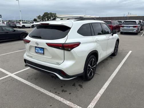 Blizzard Pearl 2021 Toyota Highlander XSE