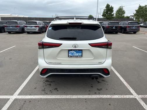 Blizzard Pearl 2021 Toyota Highlander XSE