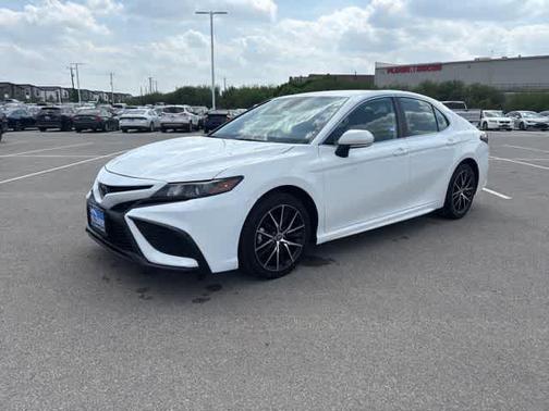 Ice 2023 Toyota Camry SE