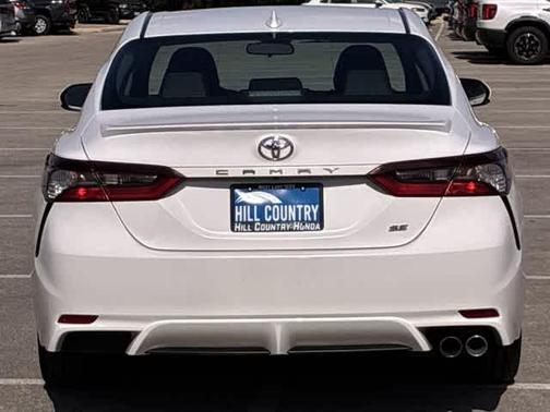 Ice 2023 Toyota Camry SE