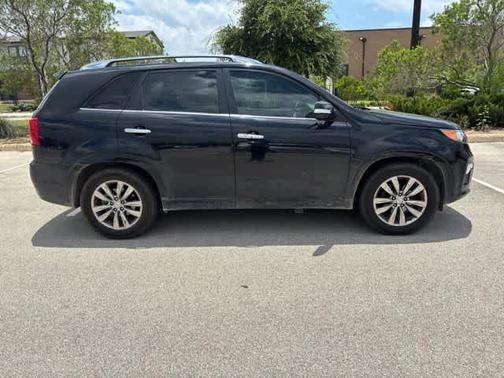 Ebony Black 2013 Kia Sorento SX