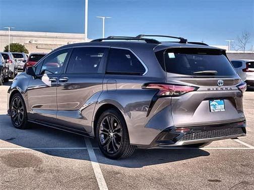 2021 Toyota Sienna XSE 7 Passenger